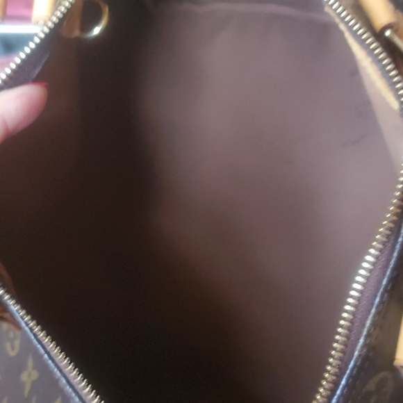 Authentic Louis Vuiton - Picture 5 of 7